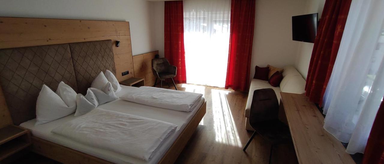 Hotel Garni Tannenhof Flachau Exteriör bild