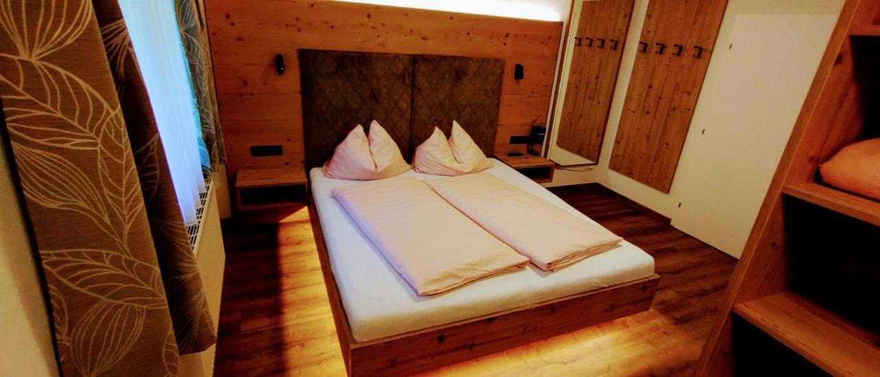 Hotel Garni Tannenhof Flachau Exteriör bild