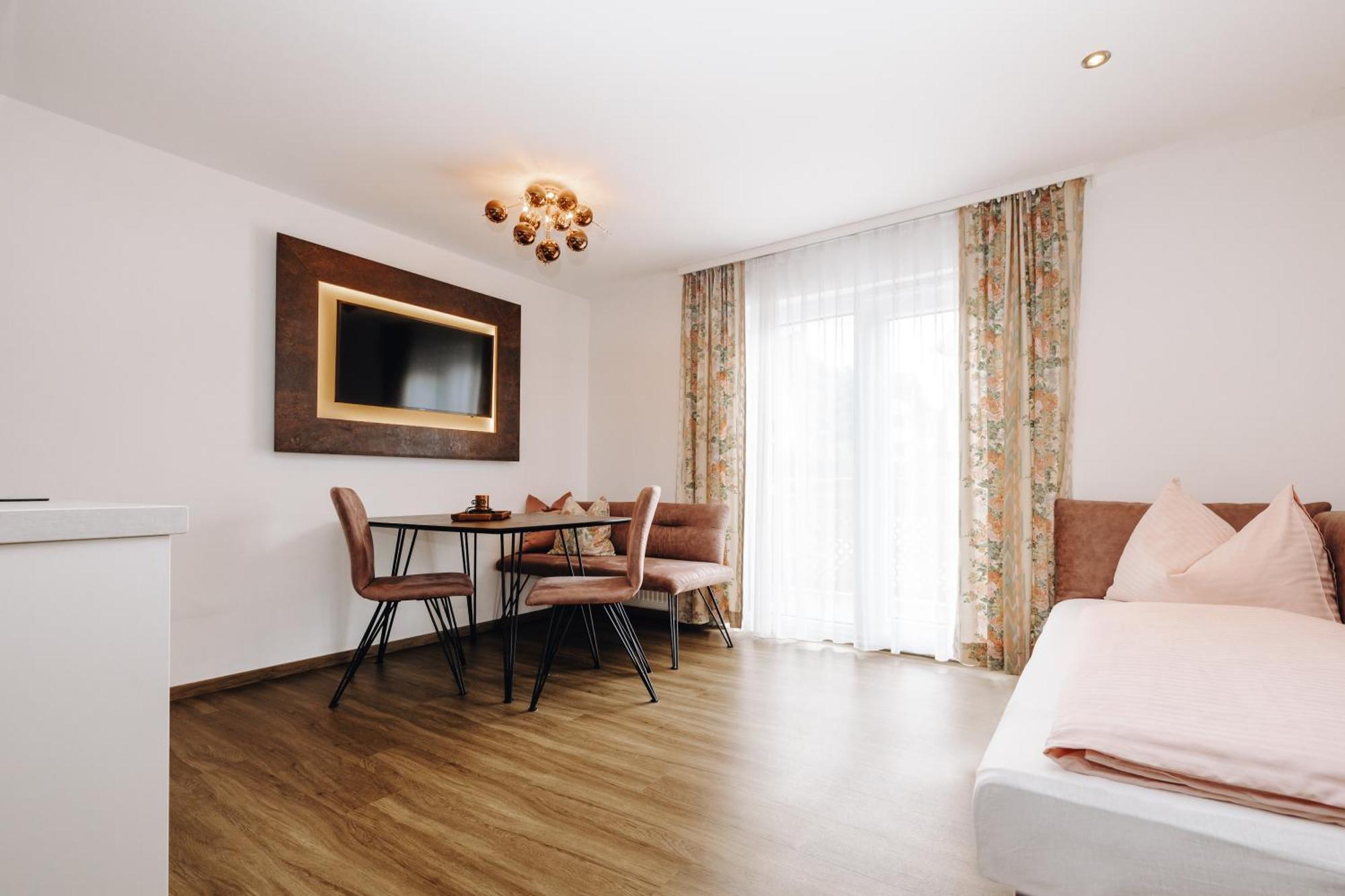 Hotel Garni Tannenhof Flachau Exteriör bild