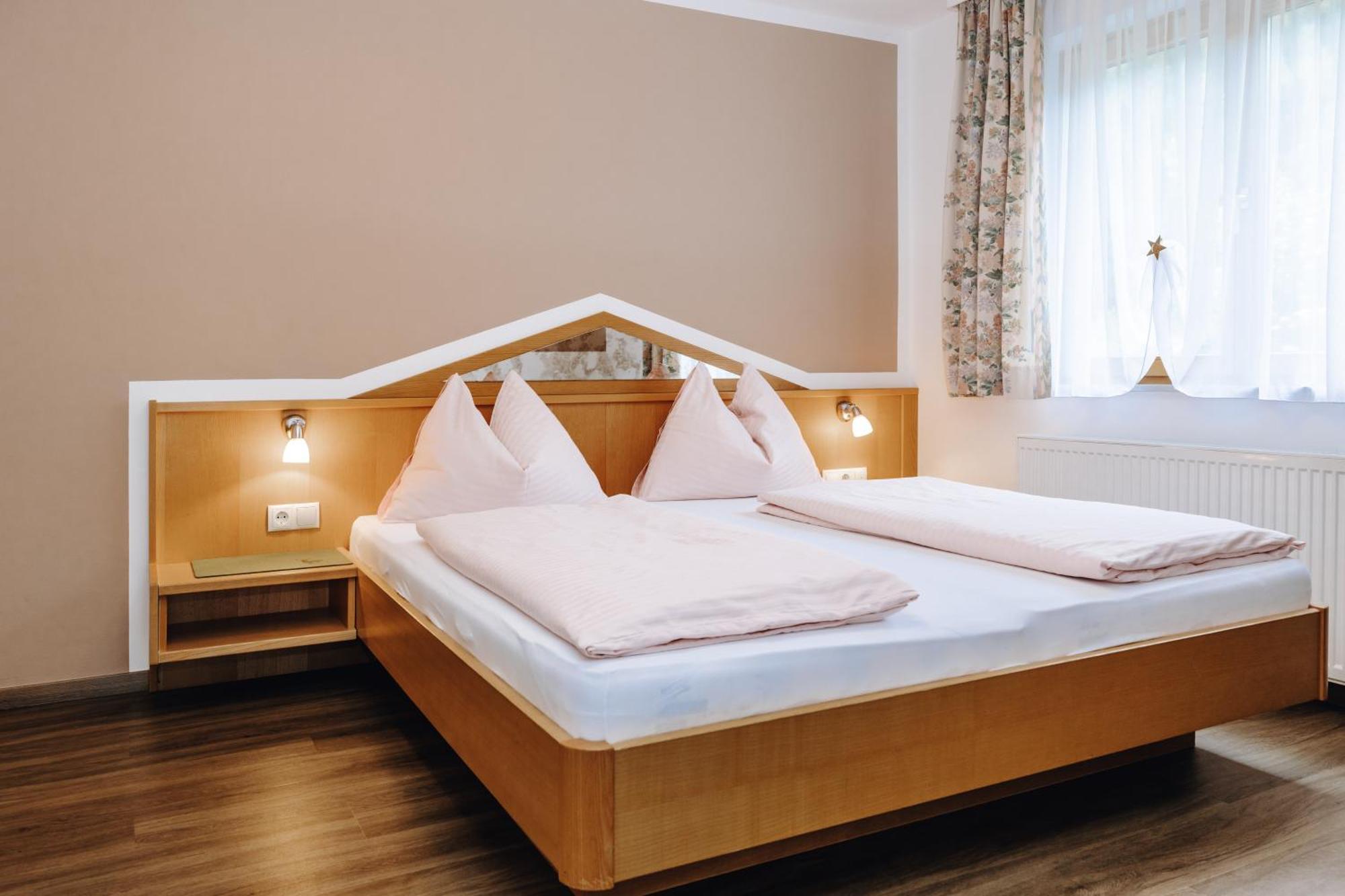 Hotel Garni Tannenhof Flachau Exteriör bild