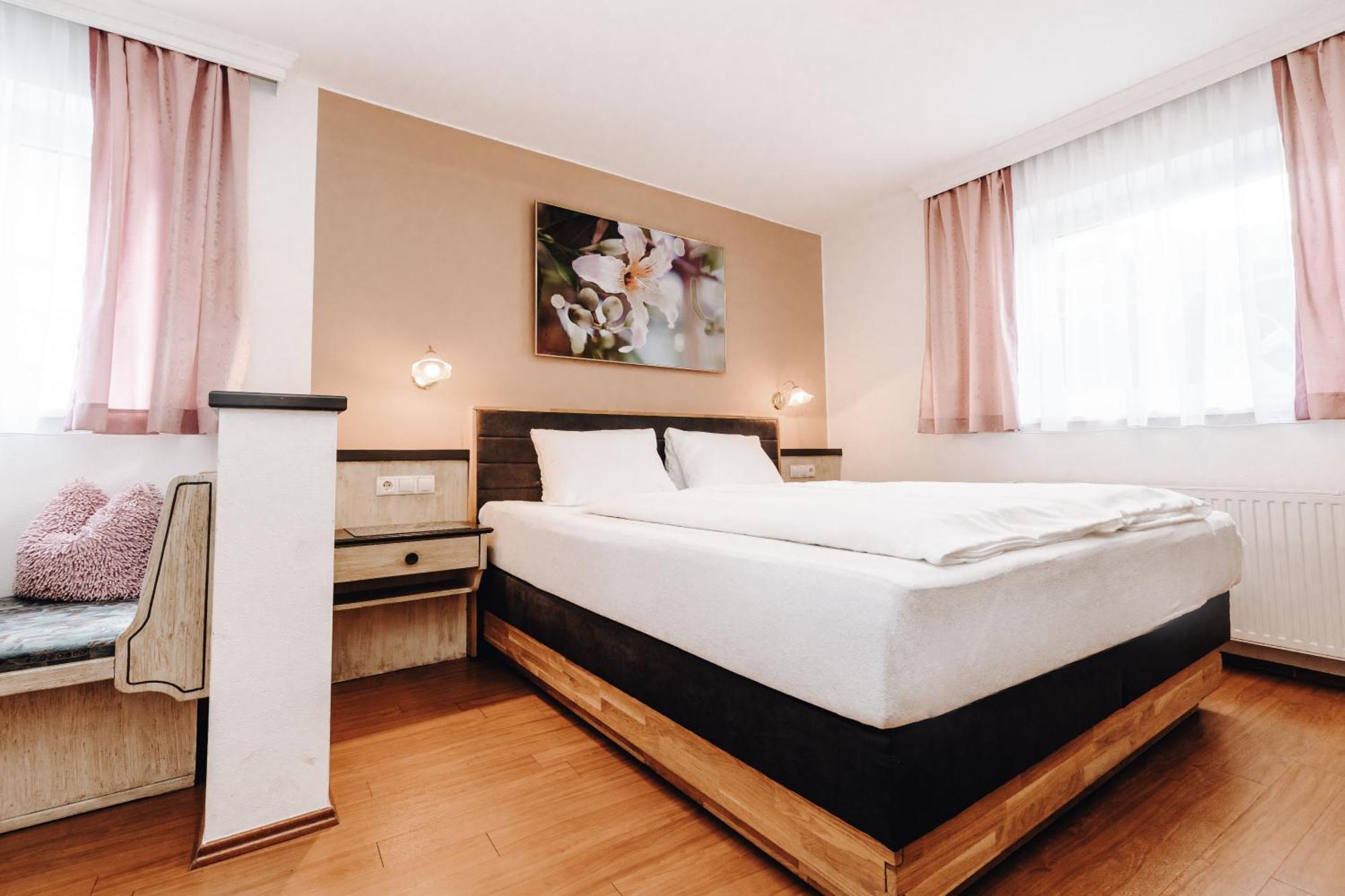 Hotel Garni Tannenhof Flachau Exteriör bild