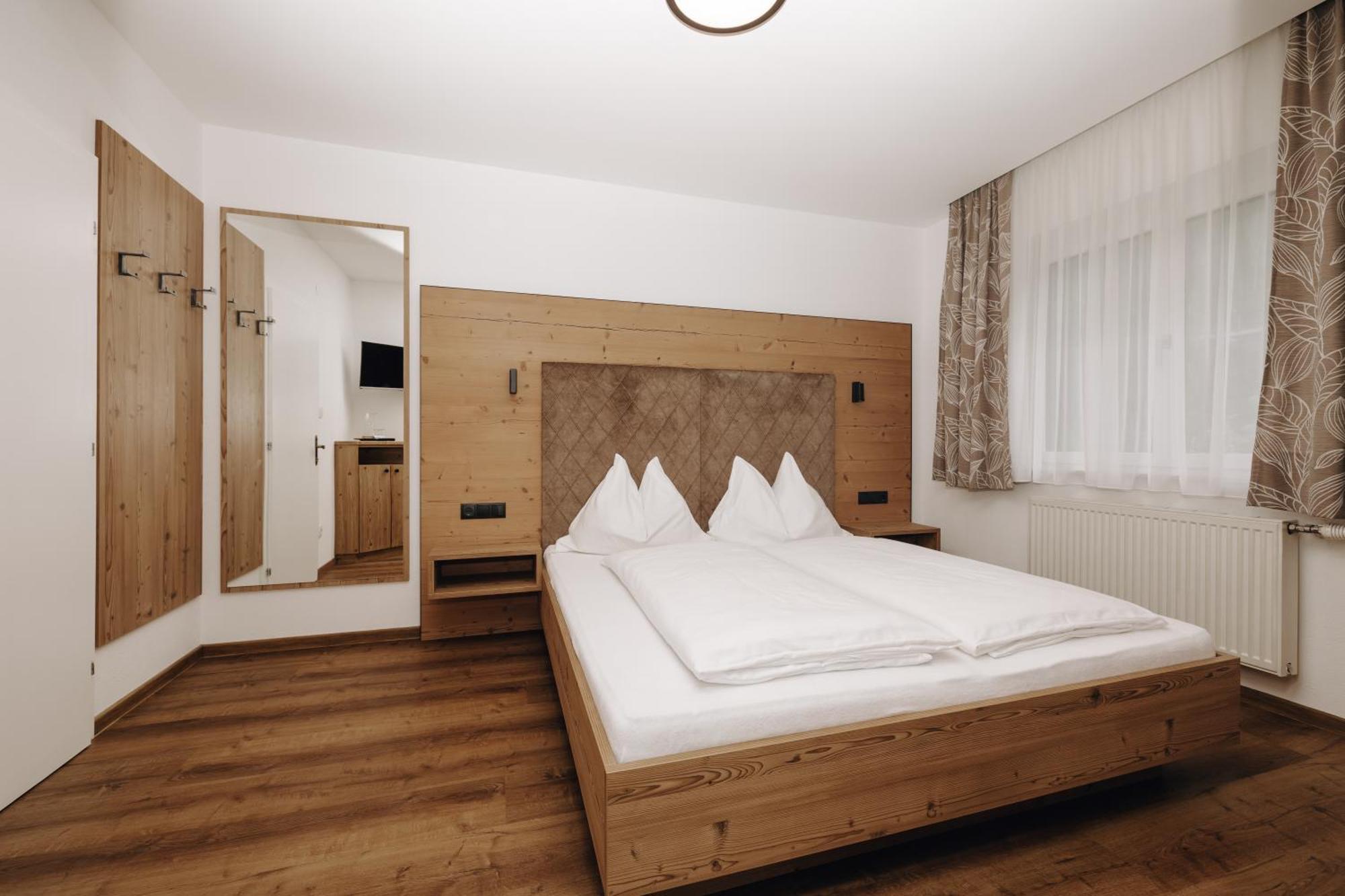 Hotel Garni Tannenhof Flachau Exteriör bild