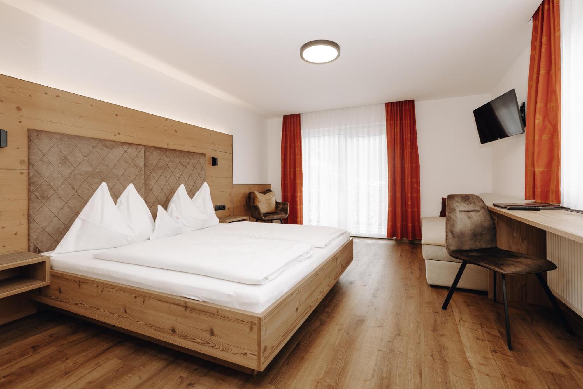 Hotel Garni Tannenhof Flachau Exteriör bild