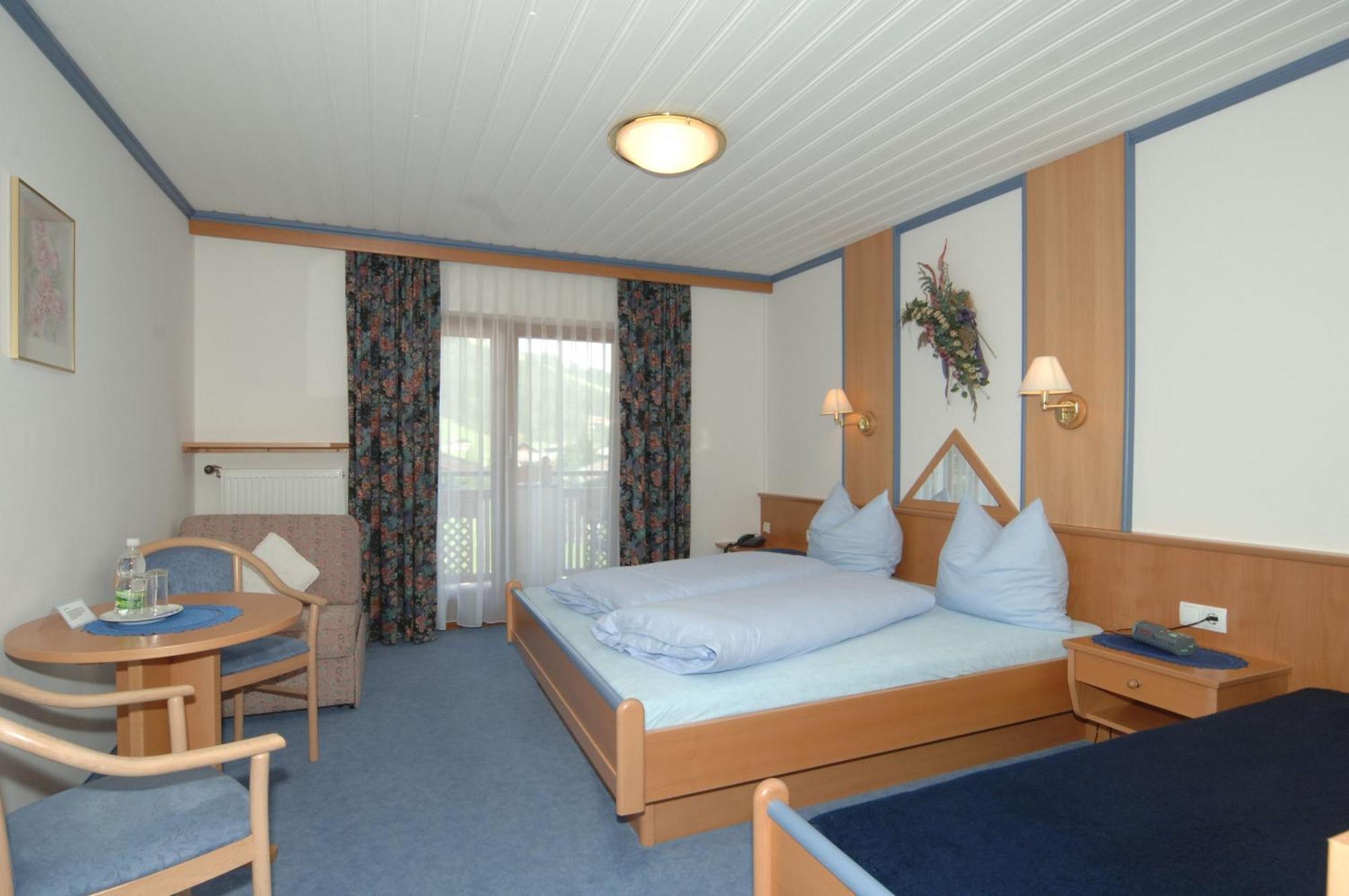 Hotel Garni Tannenhof Flachau Exteriör bild